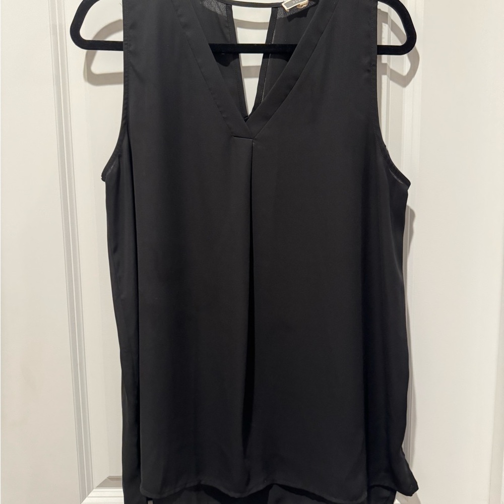 Pleione Black V-Neck Sleeveless Blouse